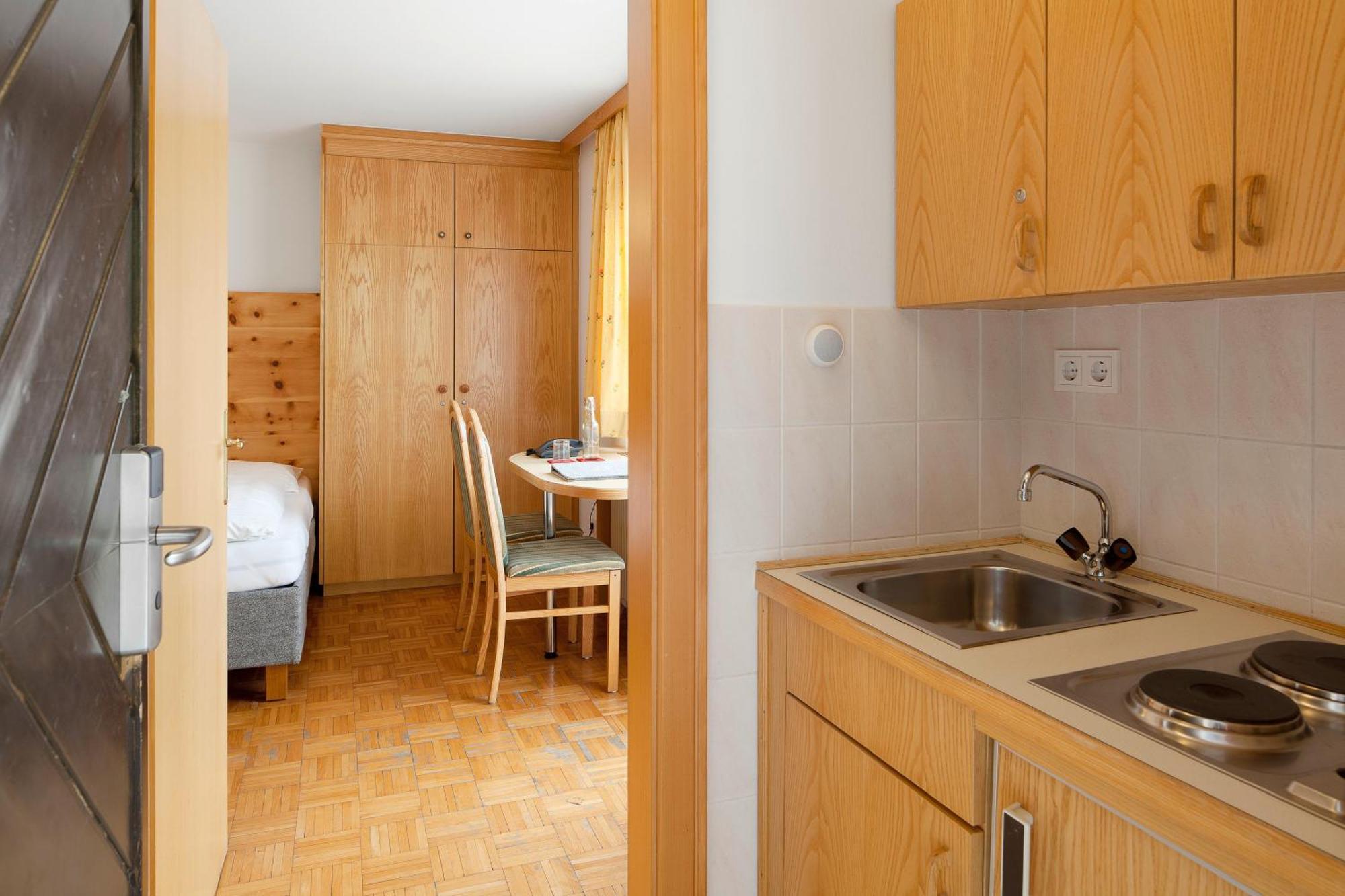 Aparthotel Chalet Wetzlgut Bad Gastein Rom bilde