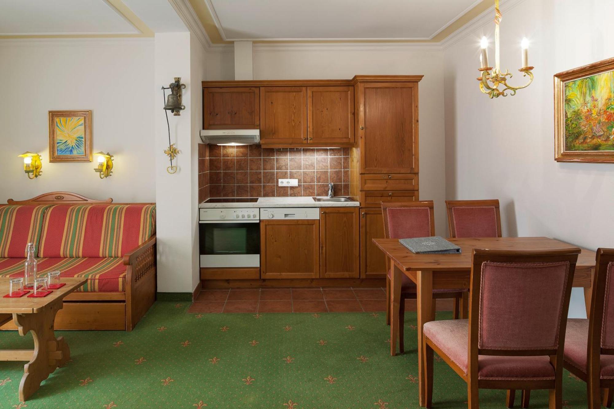 Aparthotel Chalet Wetzlgut Bad Gastein Rom bilde